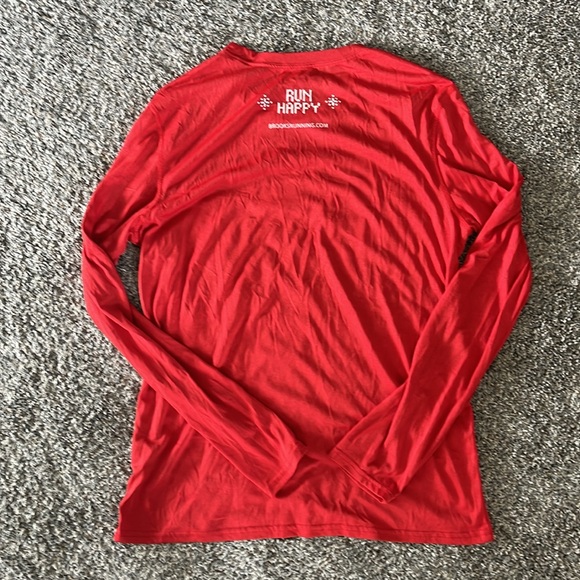 Brooks Equilibrium Shirt NWOT - Picture 4 of 6